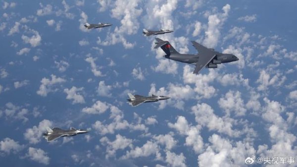 炒股开户平台 护航编队少一架飞机是告慰战争中牺牲的战友